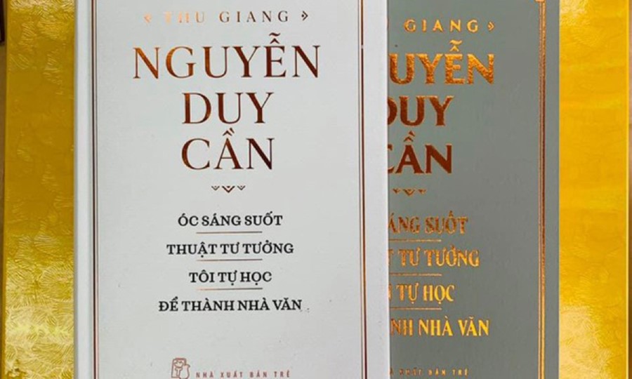 Mạ vàng, thêu tay trên những cuốn sách đặc biệt cho ngày 20/11